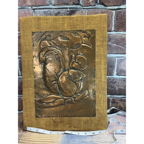 Vintage 3D Hammered Copper Art Wall Hanging Squirrel Fall Embossed Burlap Border - Picture 9 of 9
